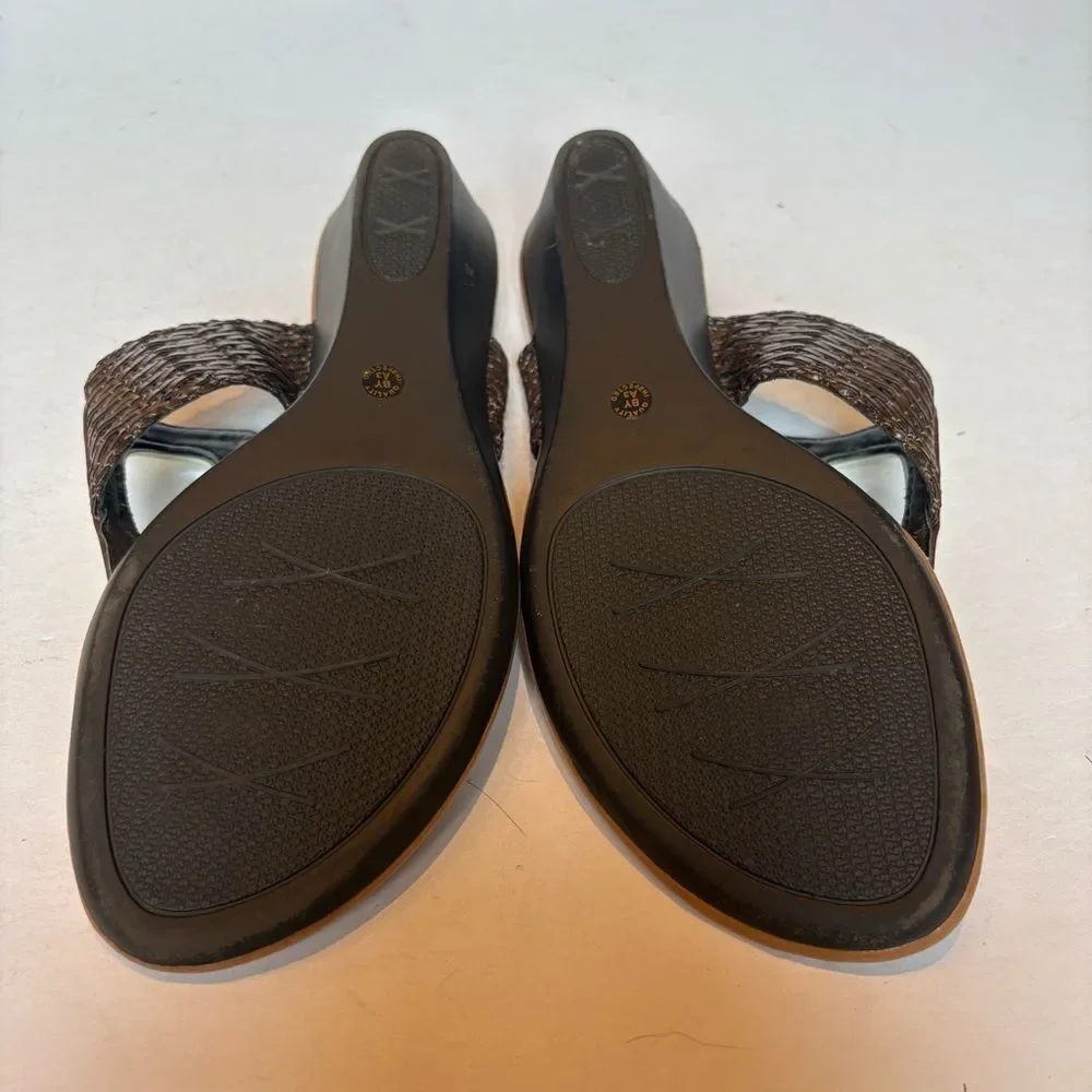 Liz Claiborne Women's Elegant Brown Wedge Sandals Thong Style Size 6M